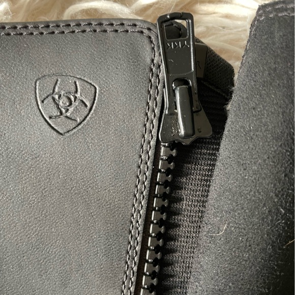 Youth Ariat Scout Half-chaps size Large - Picture 4 of 4